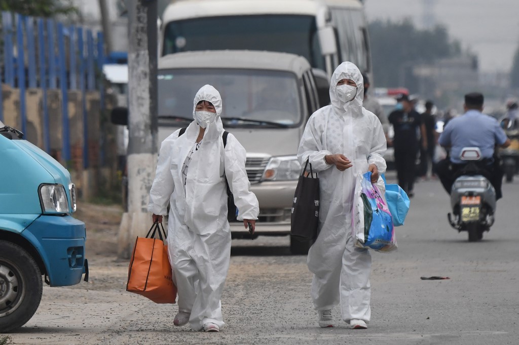 Pekín continúa en alerta para frenar el nuevo brote de coronavirus