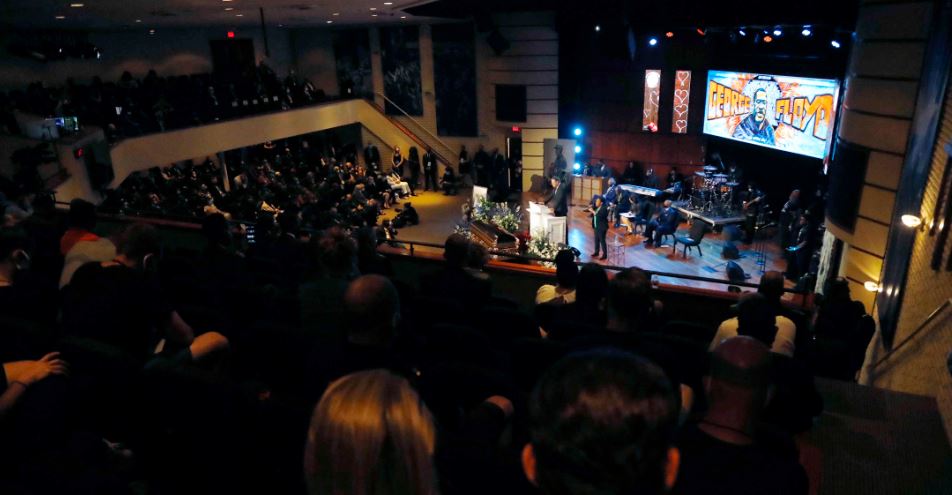 Por qué George Floyd recibió un homenaje con 8 minutos y 46 segundos de silencio (Fotos y videos)