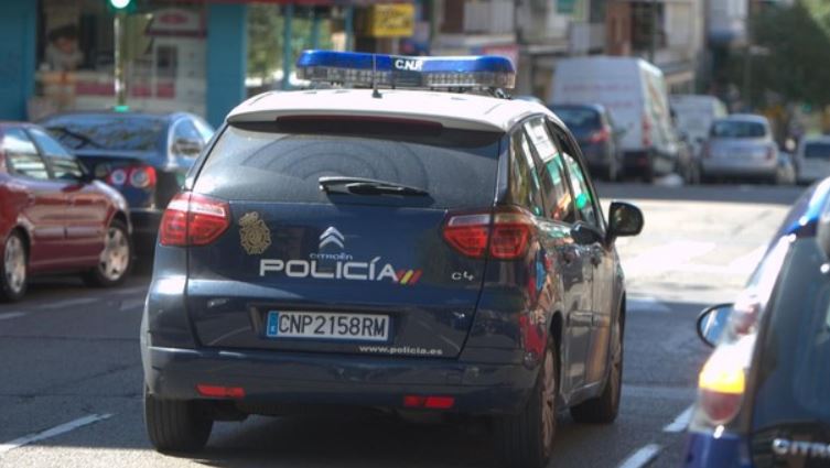 Arrancó a mordiscos el dedo de una mujer tras discutir en un bar de España