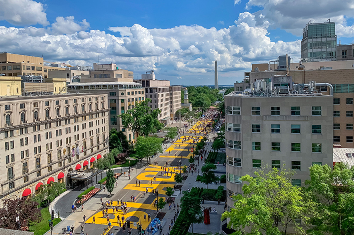 DC se prepara para protestas mientras el alcalde se suma a la exhibición “Black Lives Matter Plaza”