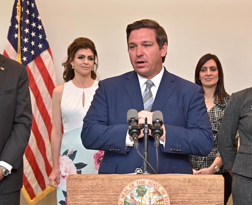 DeSantis amplía sus programas de lectura y analiza el plan para que los estudiantes de Florida regresen a las escuelas