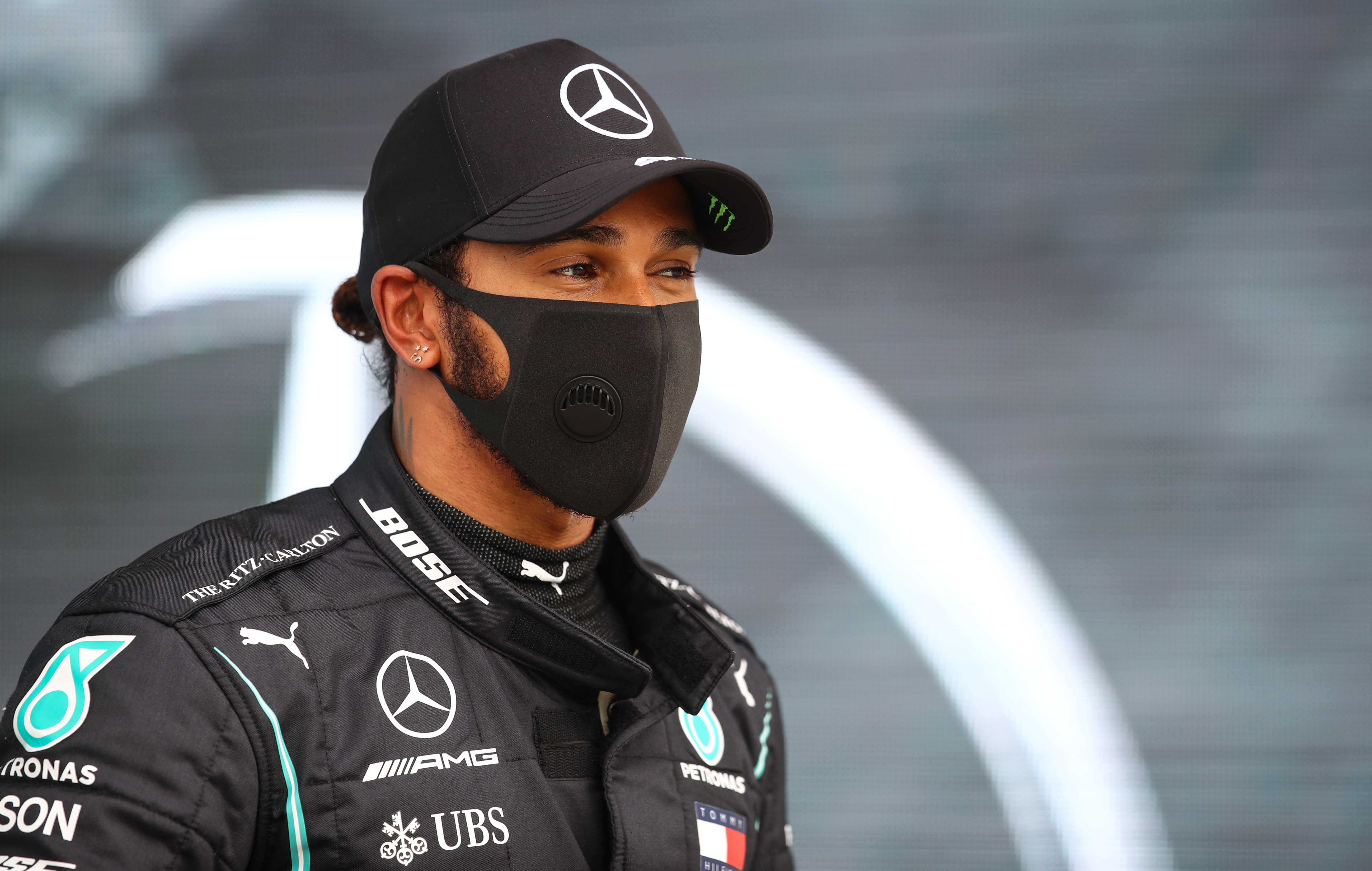 La escalofriante foto que publicó Lewis Hamilton en contra del racismo