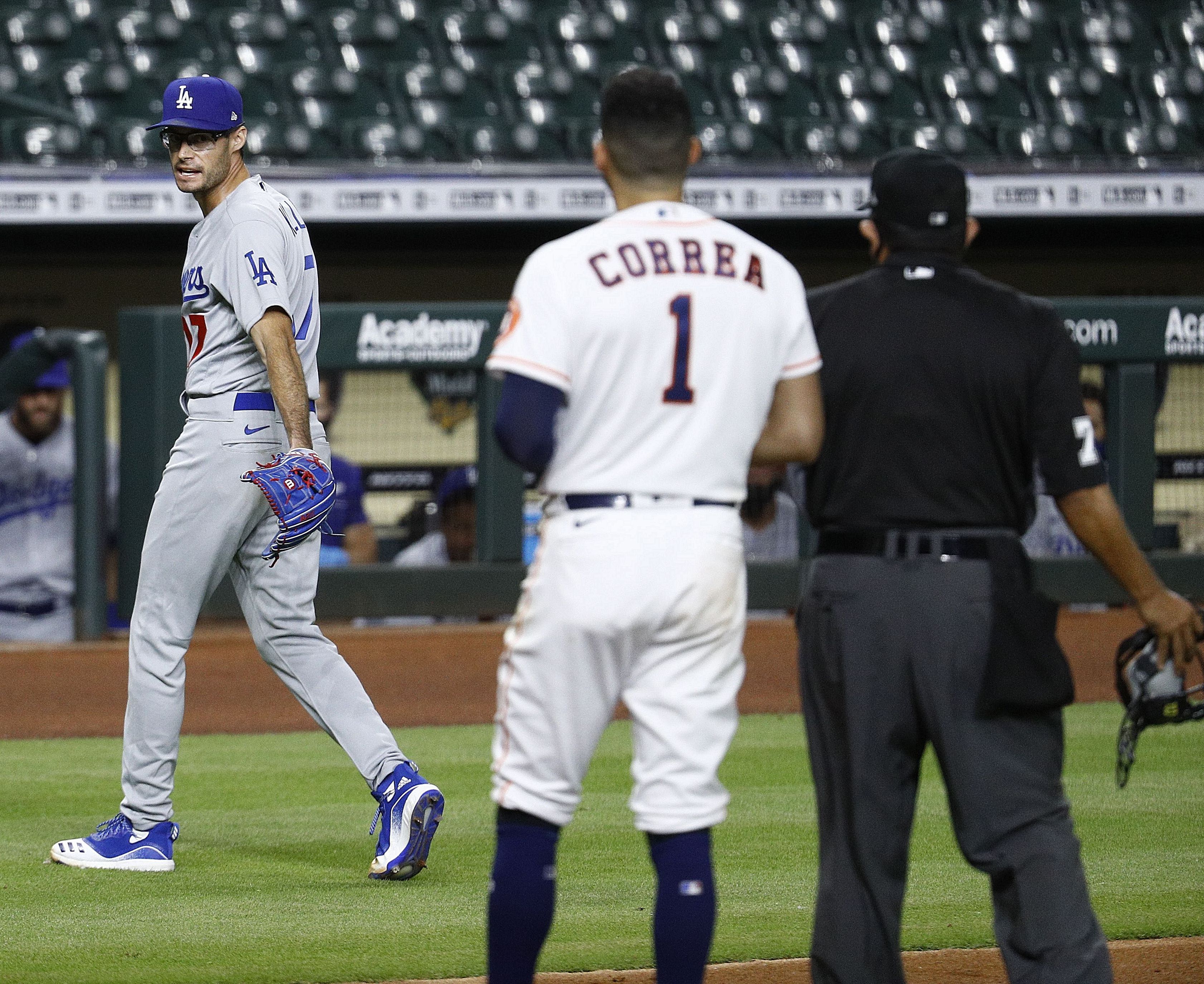 Grandes Ligas suspendió al lanzador Joe Kelly por incidente en juego contra Astros