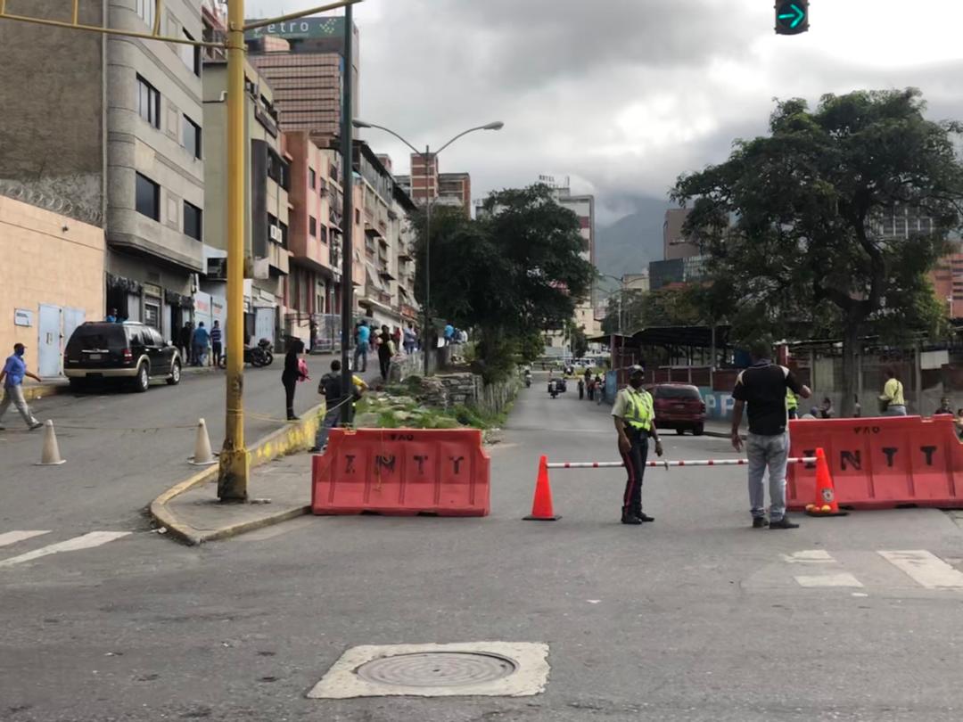 Volvió la “cuarentena radical” a Caracas… y también las alcabalas #15Jul (FOTOS)