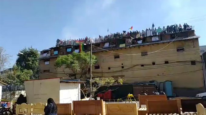 Motín en cárcel de Bolivia tras muerte de tres reos con sospecha de Covid-19 (Video)