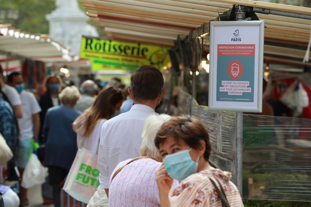 Uso de la mascarilla va a tornarse obligatorio en todo París