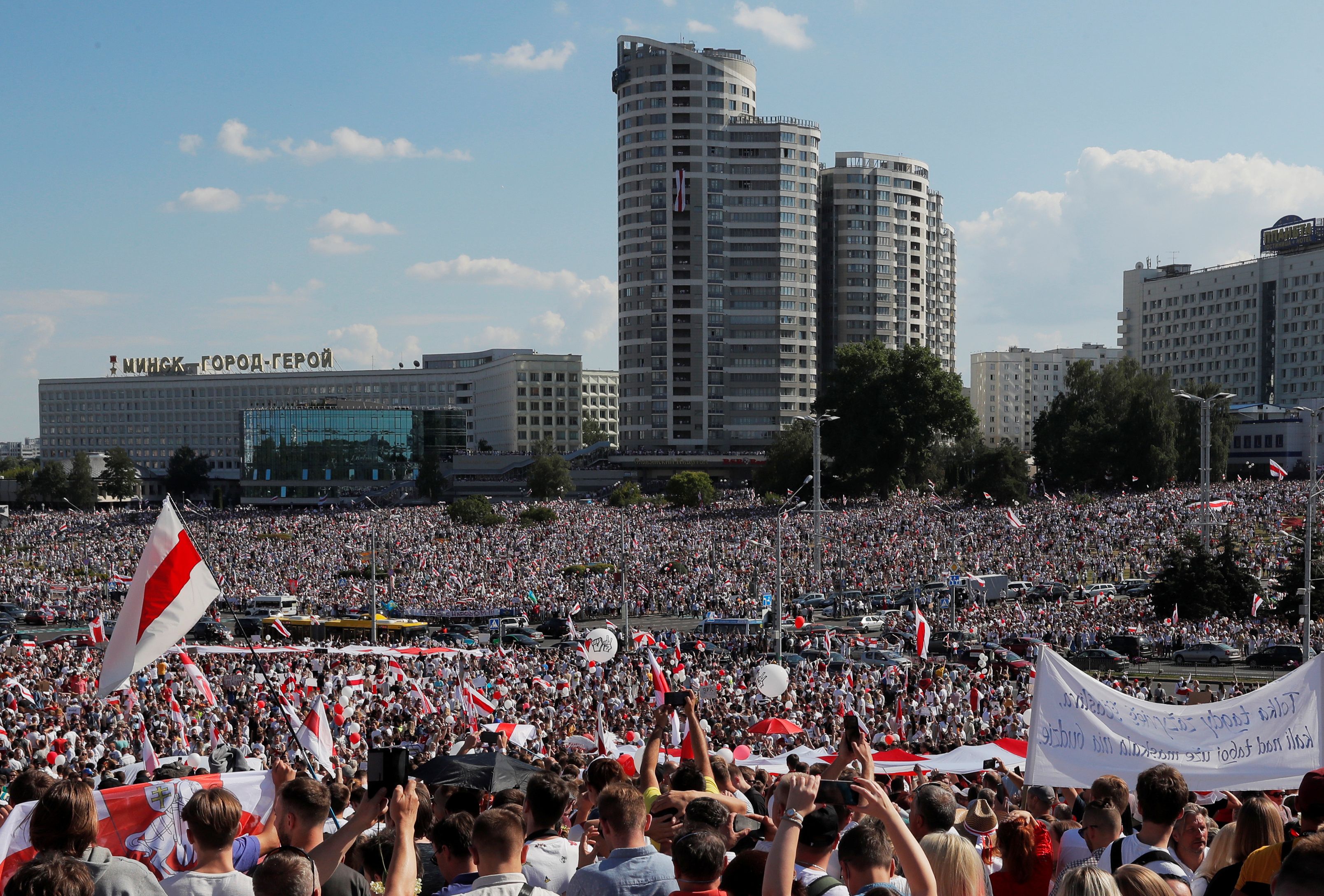 EN FOTOS: Manifestantes colmaron la capital de Bielorrusia pidiendo la renuncia de Lukashenko