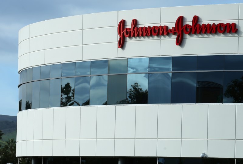 Johnson & Johnson se prepara para reanudar ensayo de vacuna contra el Covid-19 en EEUU