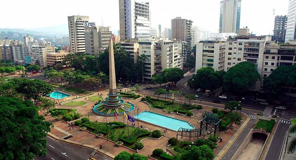 Hoy se cumplen 75 años de la inauguración de la Plaza Altamira actualmente Plaza Francia (Fotos)