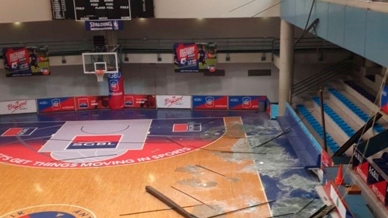 Así quedó un estadio de baloncesto tras la explosión en Beirut (FOTO)