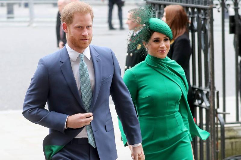 Por qué Amazon ha restringido las reseñas de la biografía de Harry y Meghan