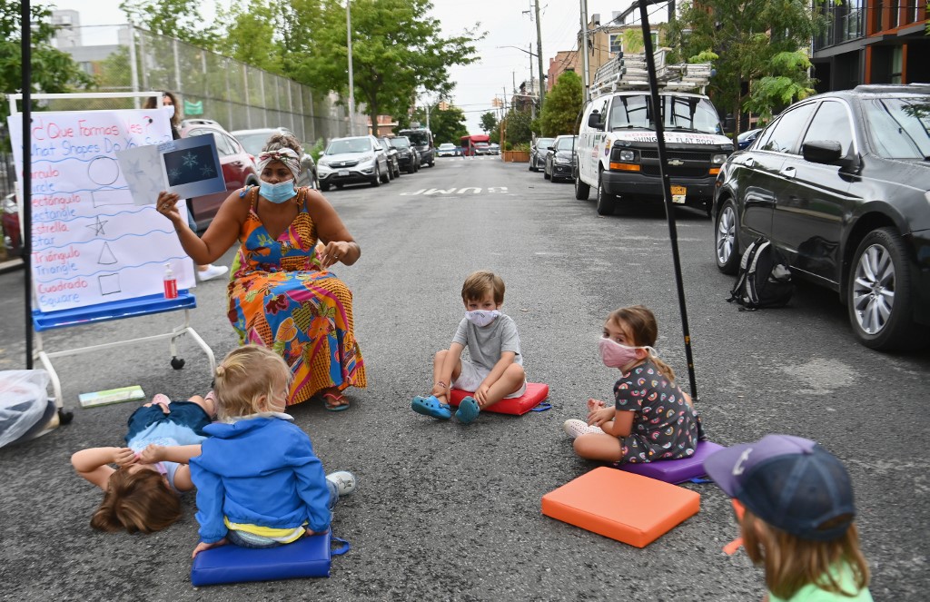 El retorno presencial a la escuela, un dilema para las familias más pobres de Nueva York