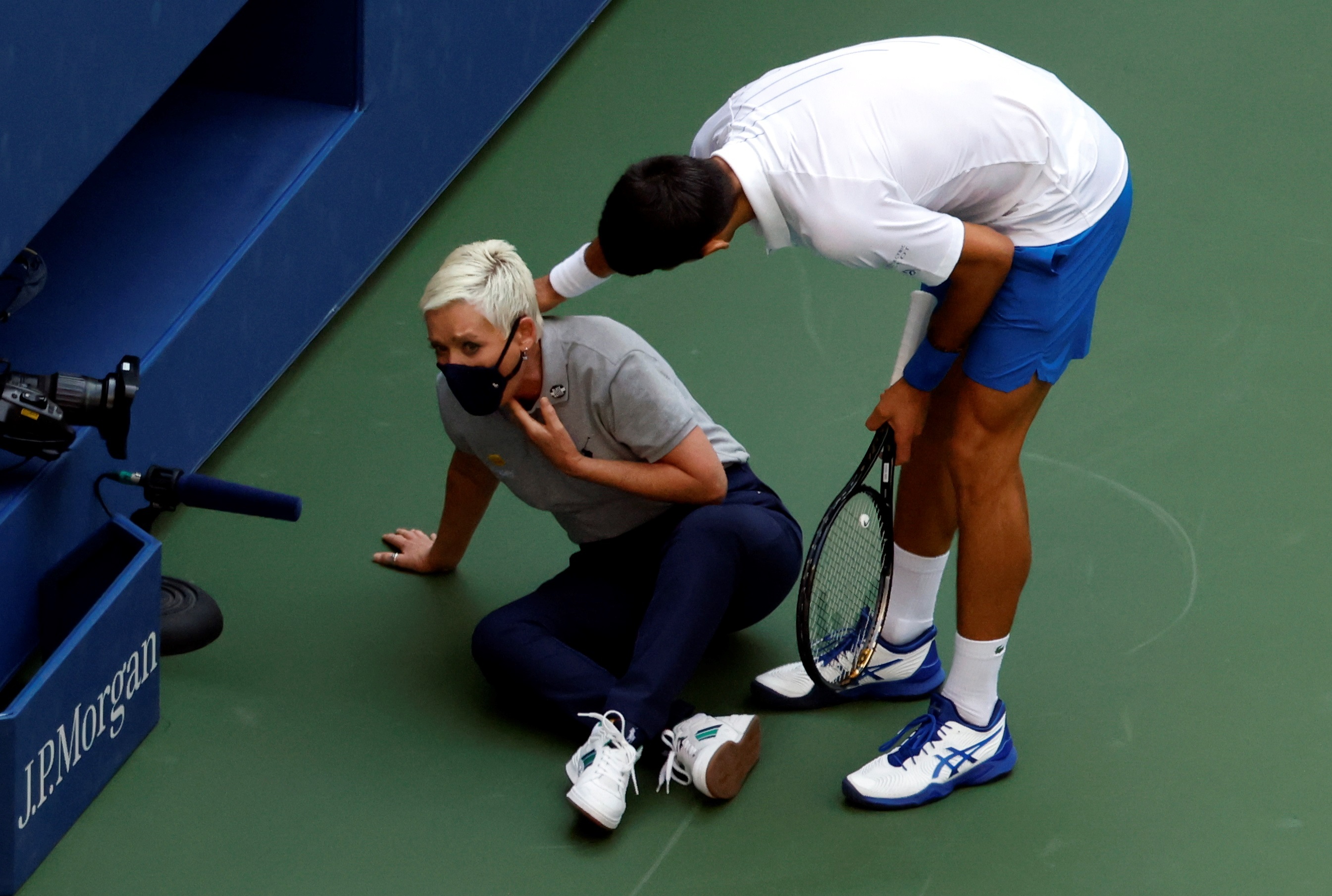 Amenazaron de muerte a la jueza de línea que recibió el pelotazo de Djokovic