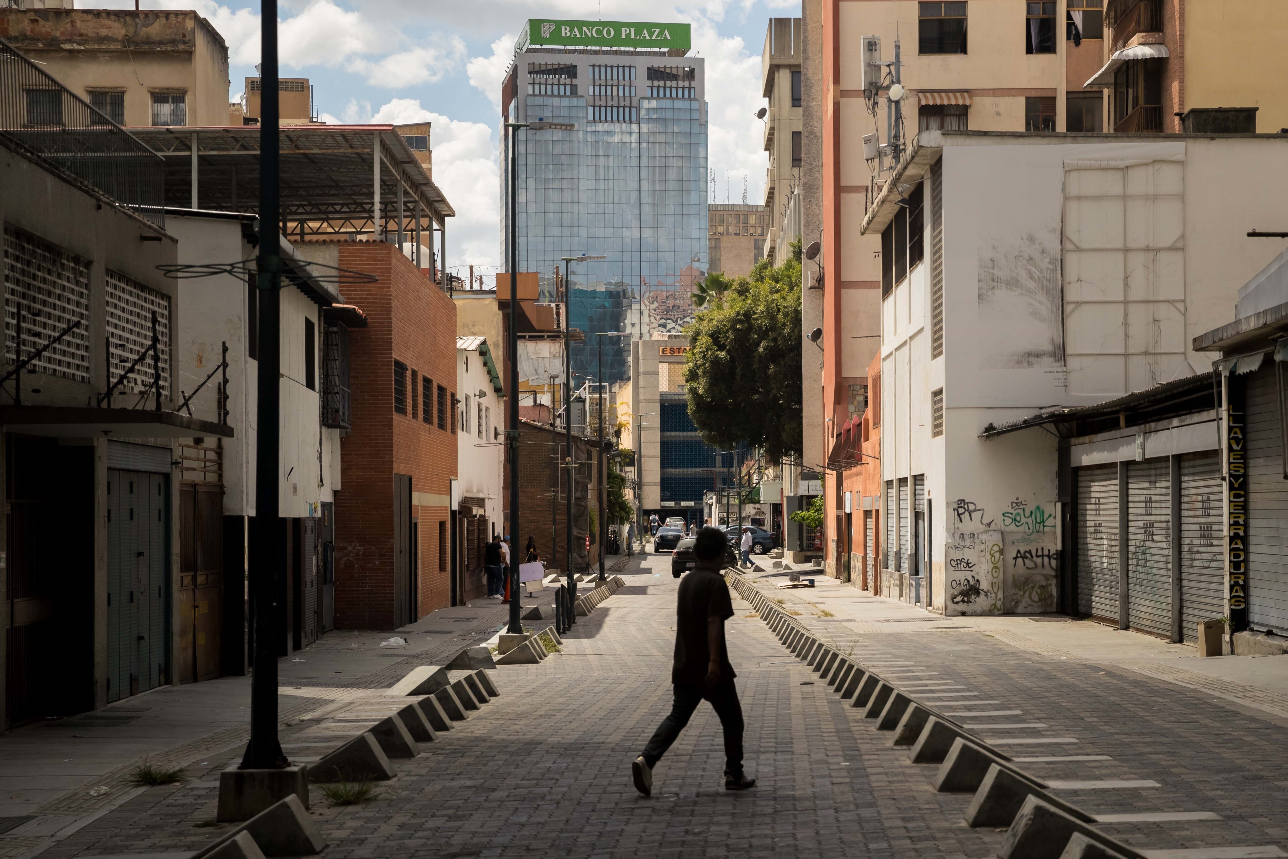 Denuncian que Caracas y varios estados del país se encuentran sin luz este #12Oct