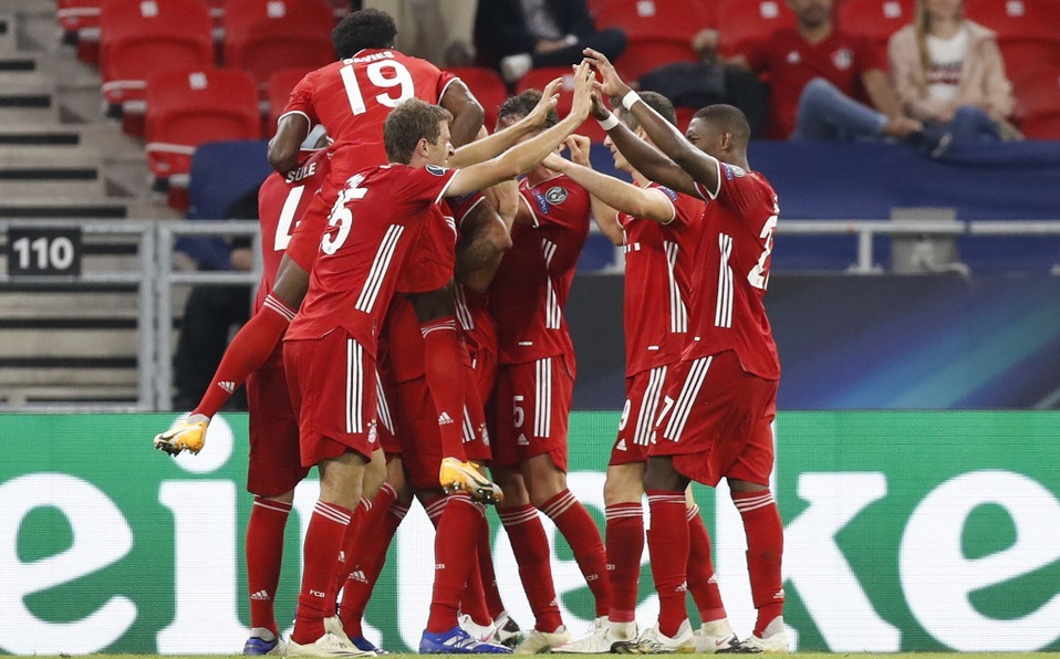 Felices pero prudentes, los hinchas regresaron al estadio para un partido europeo