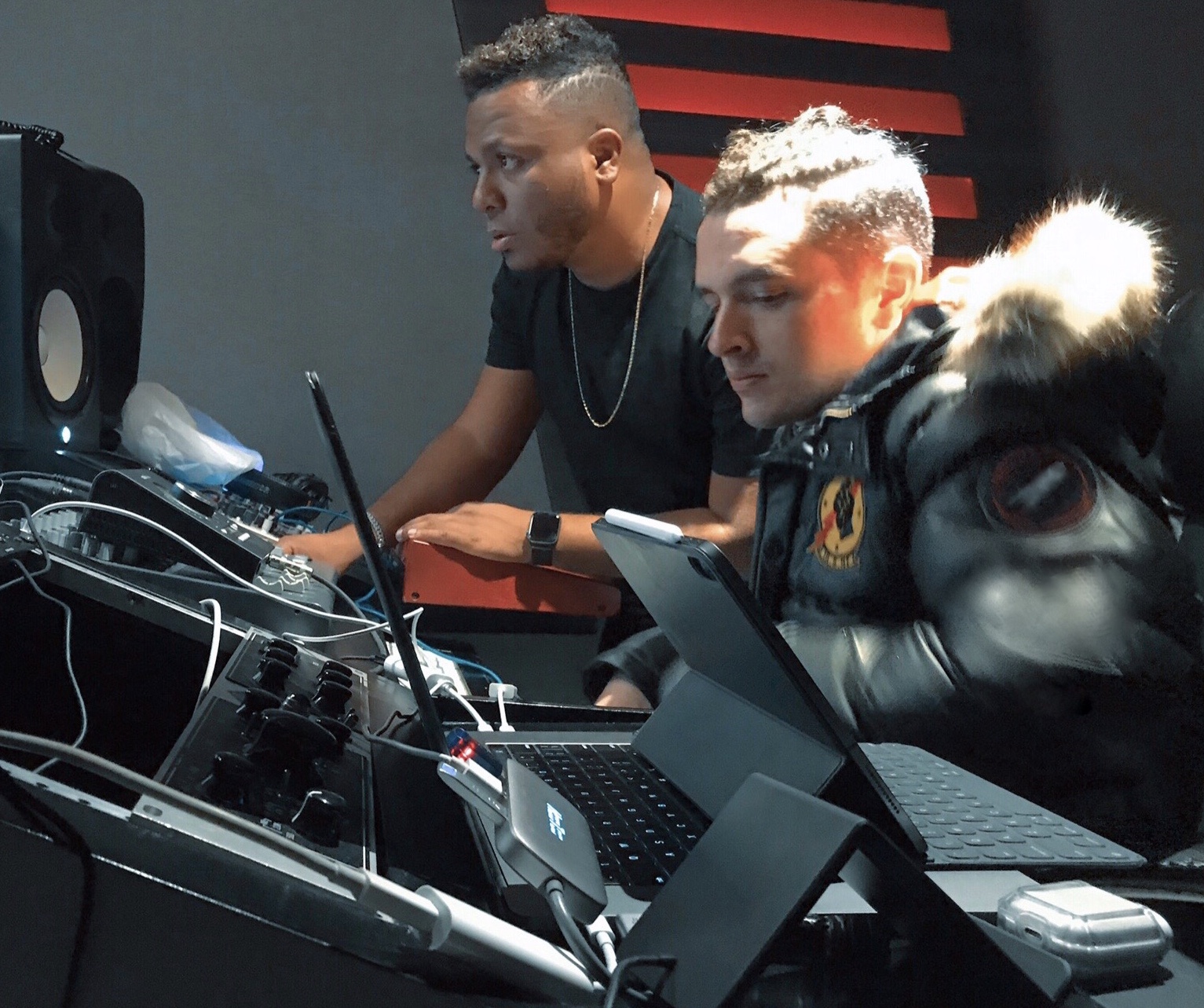 ¡Grande! Este productor venezolano entre los creadores del nuevo álbum de Yandel