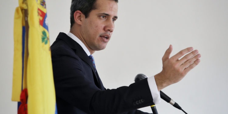 Guaidó felicitó a la periodista Alejandra Oraa por sus premios Emmy