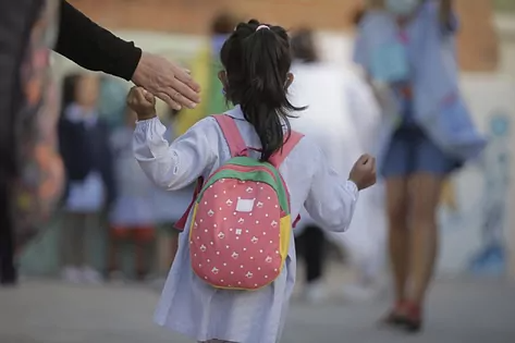 “Tomé a la cría y me fui”: Habla el hombre que se llevó por error a una niña de tres años de una guardería