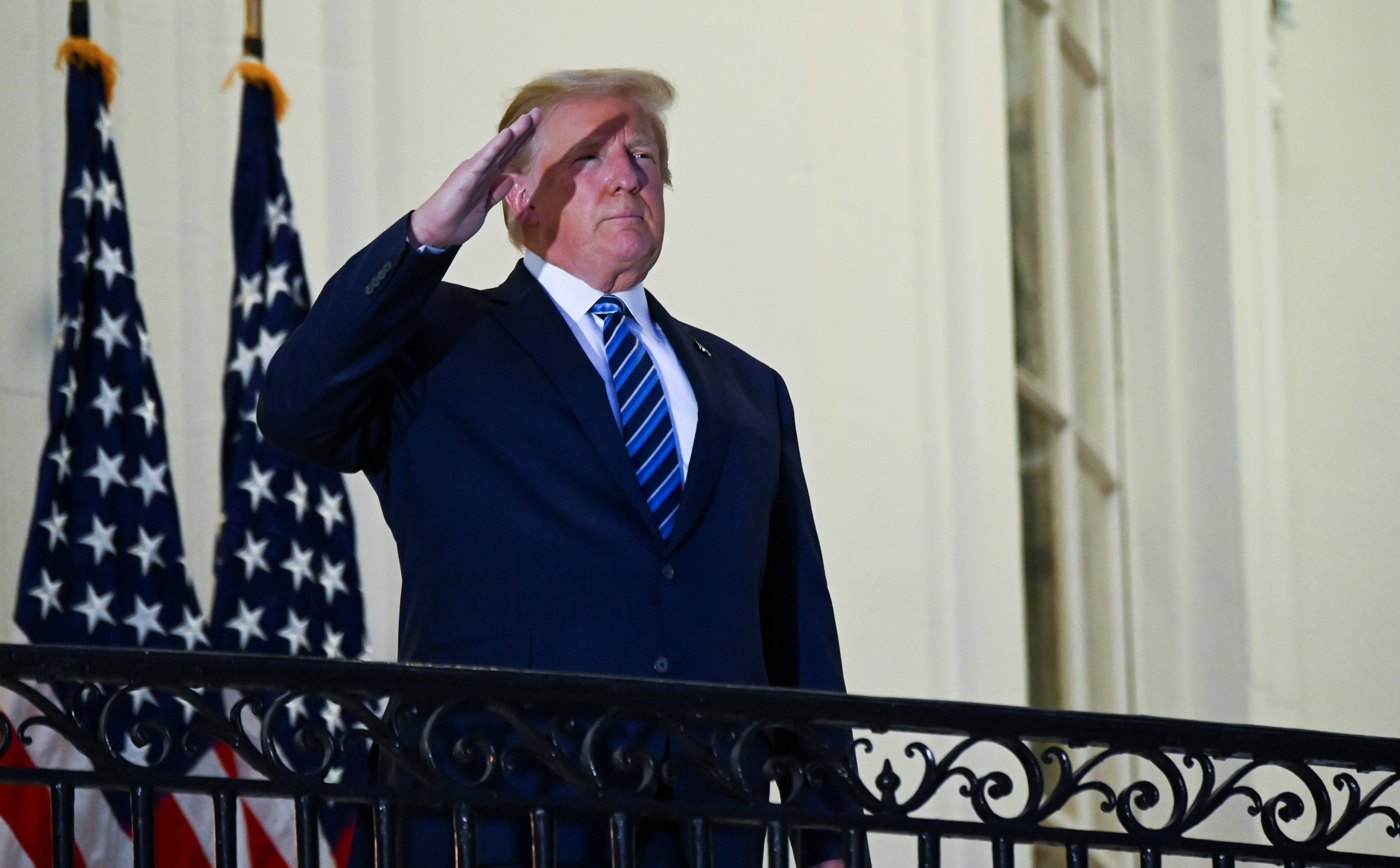 Trump envió un mensaje de agradecimiento tras su llegada la Casa Blanca (Videos)