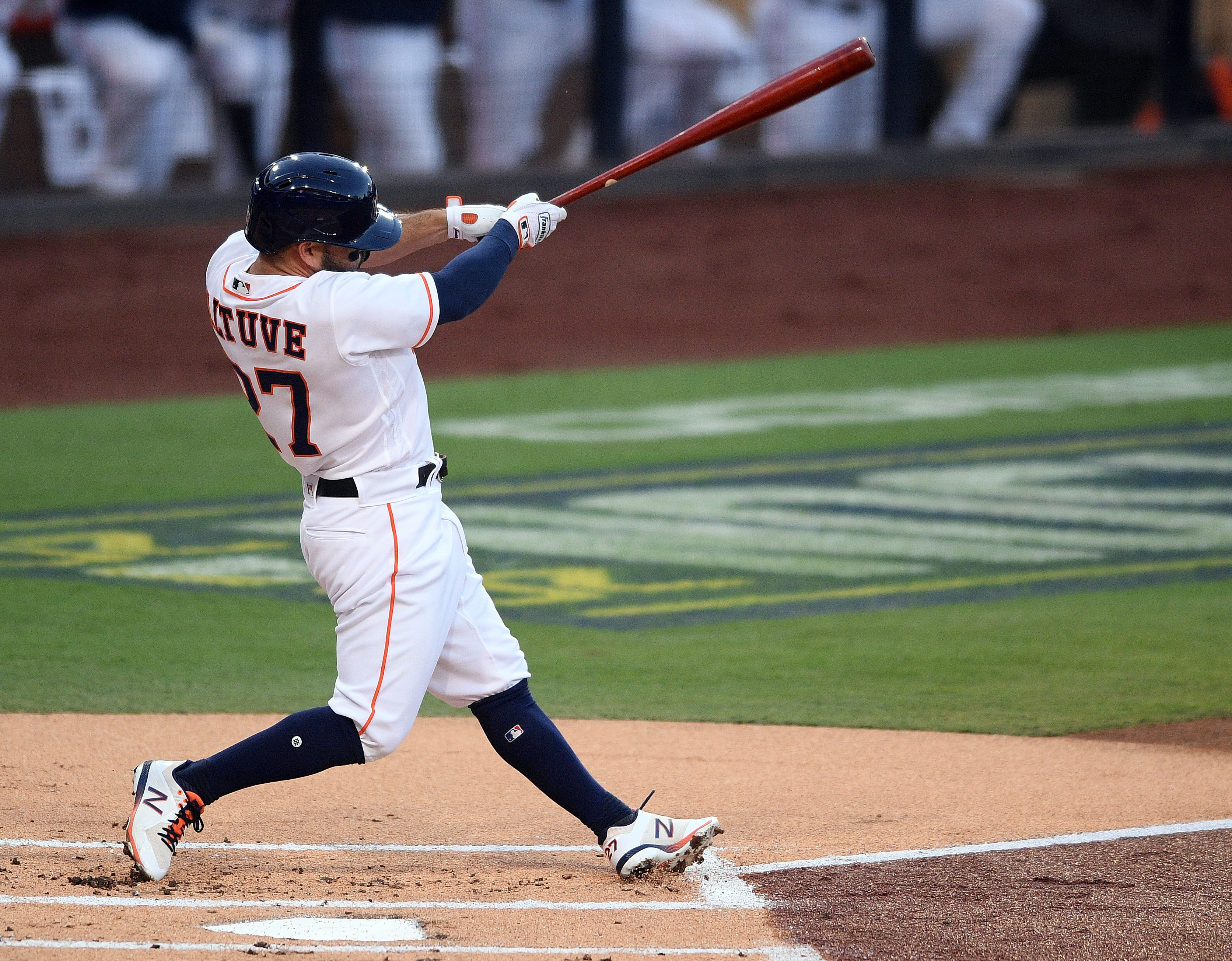 Altuve rompió el juego sin hits de Bumgarner con un descomunal TABLAZO (VIDEO)