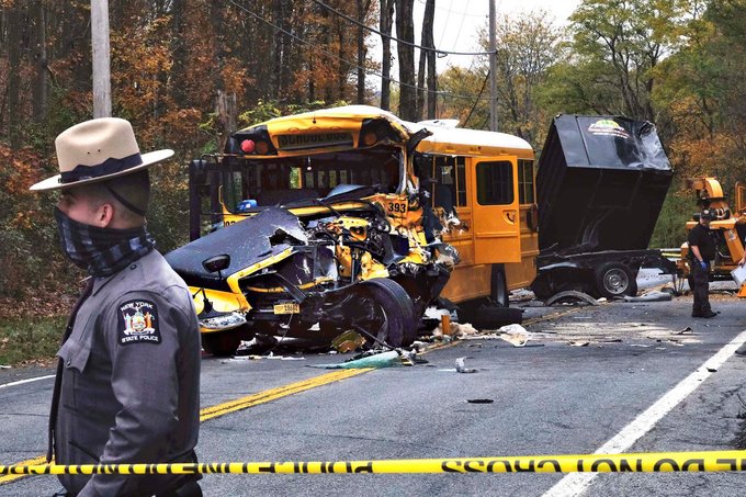 Varios niños resultaron heridos en un aparatoso accidente de tránsito en Nueva York