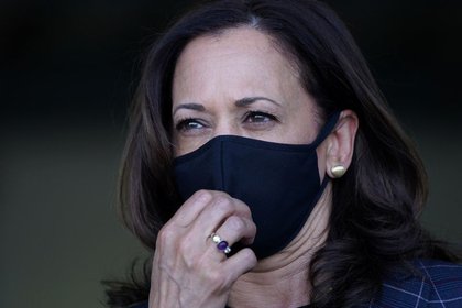 Kamala Harris detiene actividades de campaña presenciales tras diagnostico Covid-19 a miembro de su equipo