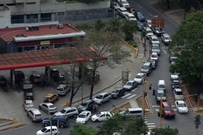 “Arde Guayana sin gasolina”: En Bolívar los conductores “no valen medio”