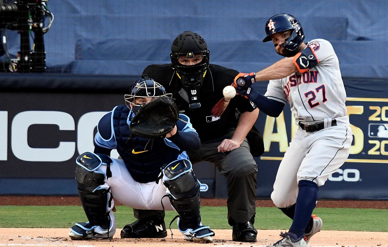 José Altuve conectó un PODEROSO jonrón contra los Rays en la Serie de Campeonato (Video)