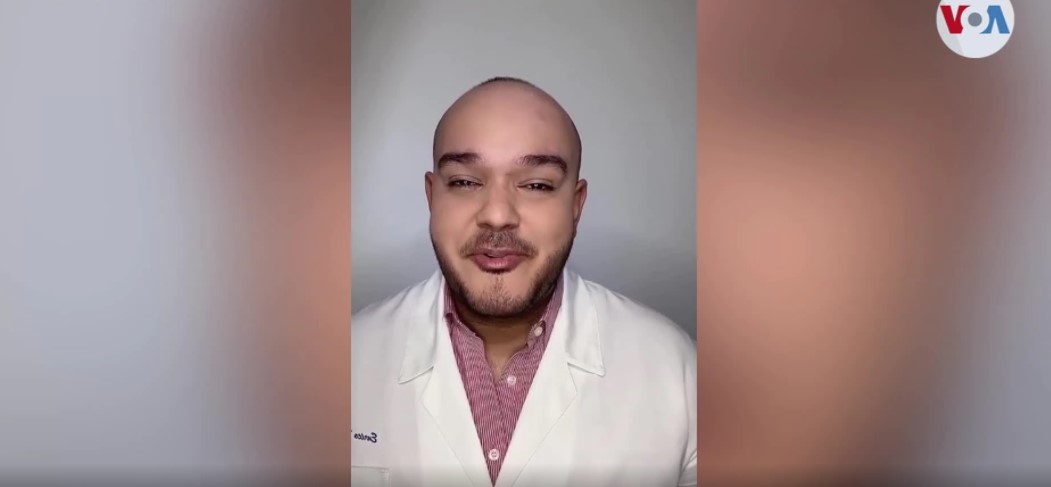 Médico venezolano ofrece operar gratis a 50 mujeres con cáncer de mama (Video)