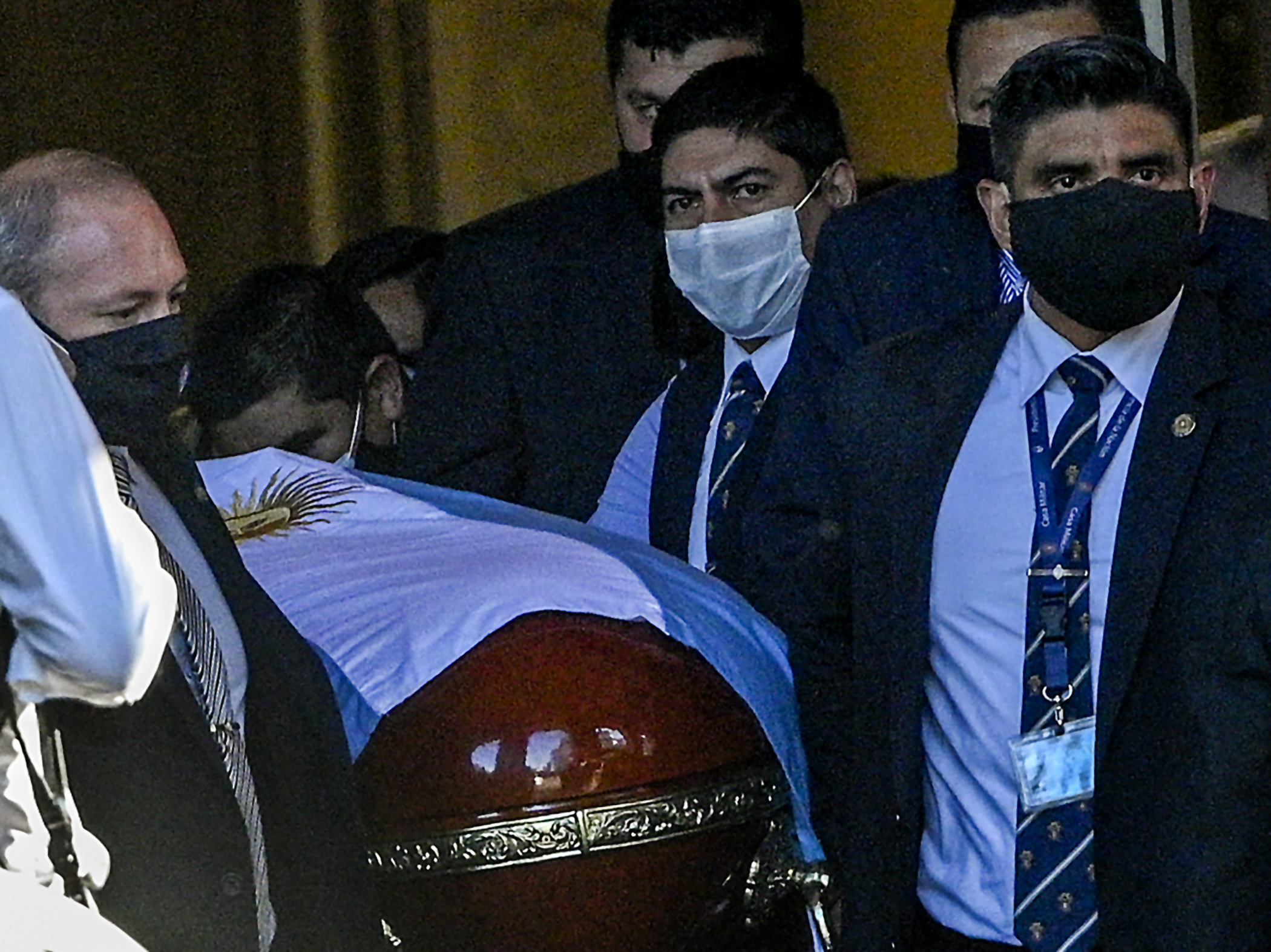 Justicia argentina investiga si hubo negligencia en la muerte de Maradona