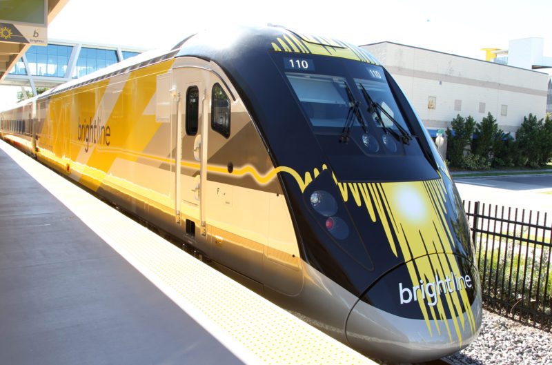 Brightline planea abrir una estación de tren en Disney Springs