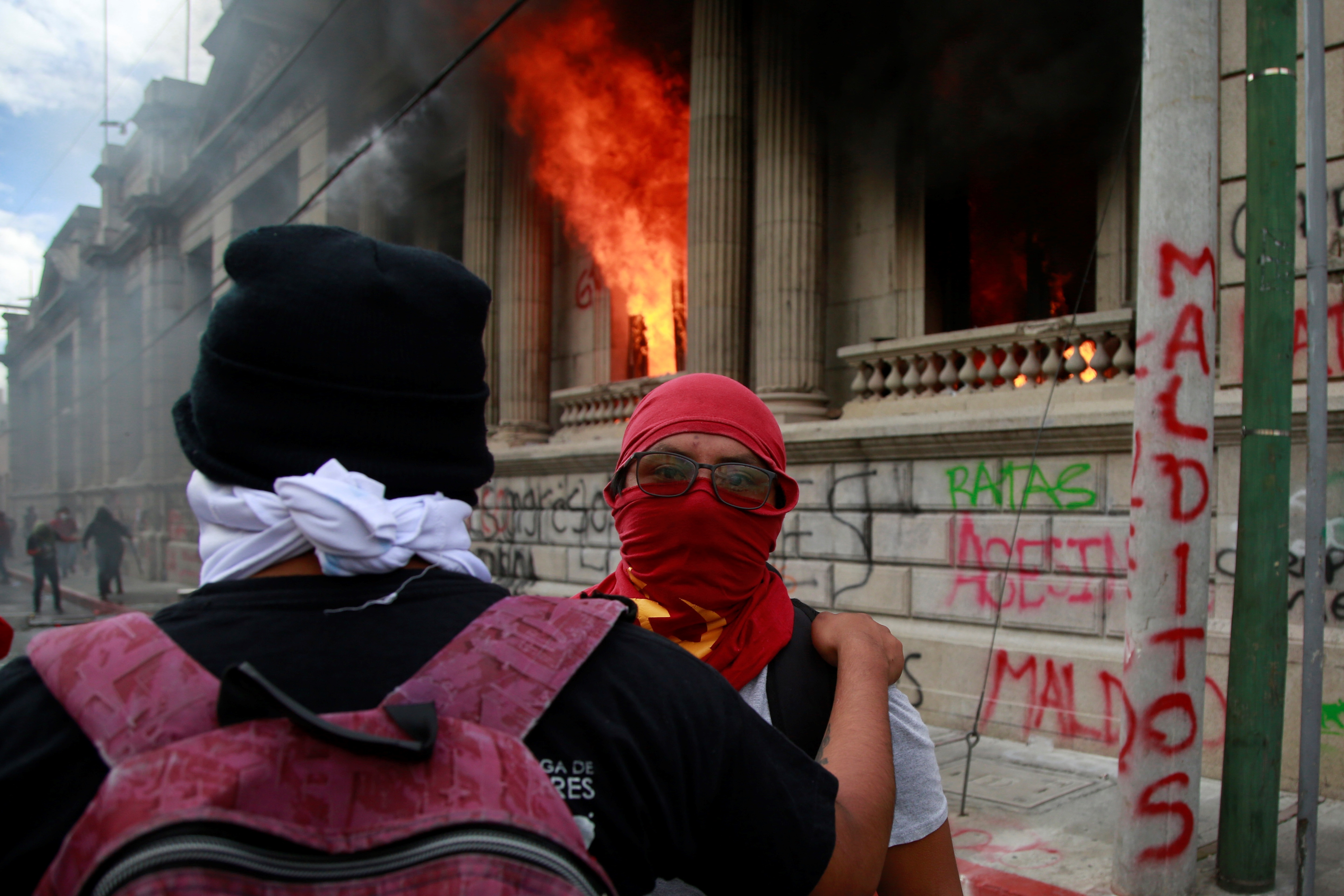 Congreso de Guatemala suspendió aprobación de presupuesto que desató protestas