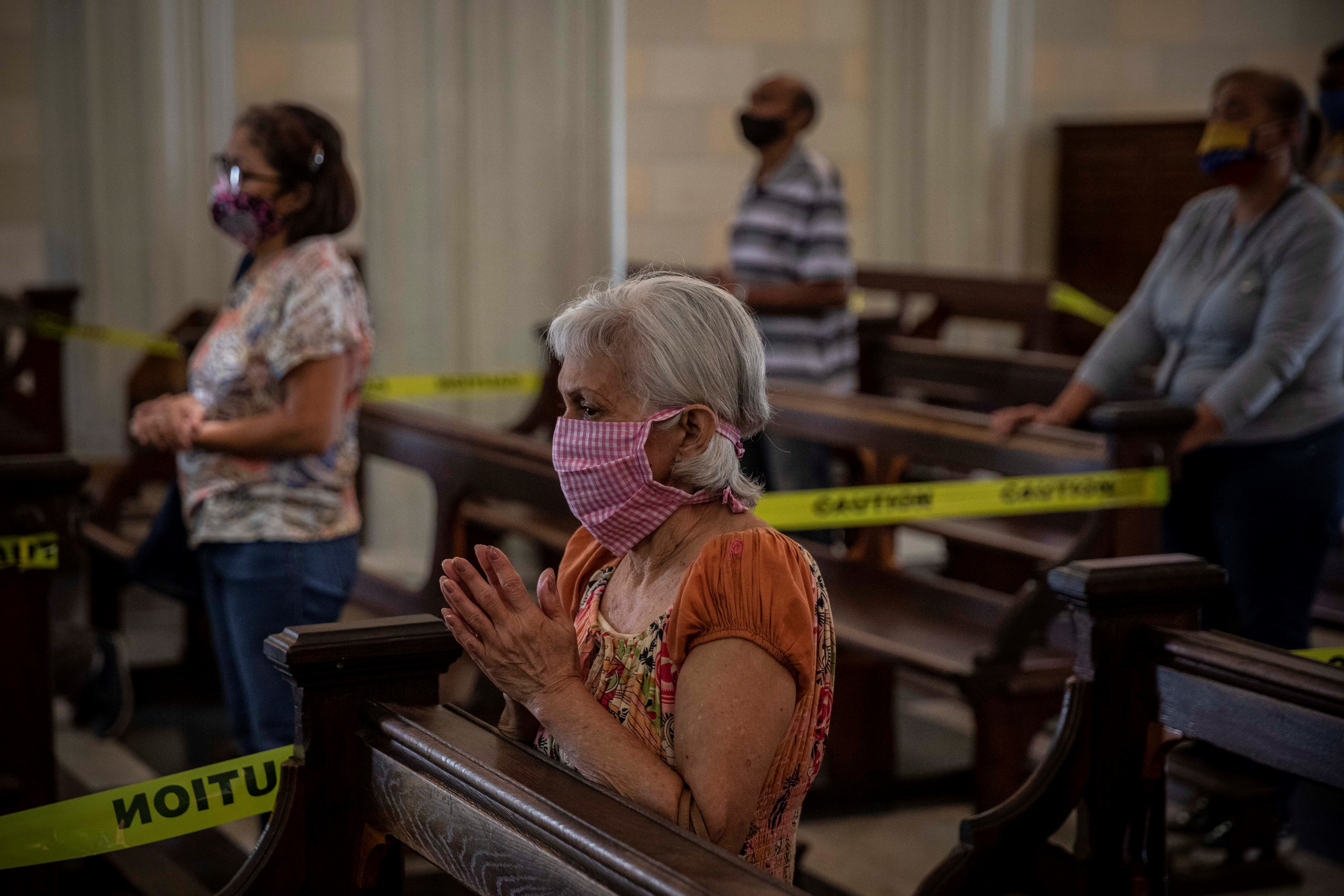 Tres venezolanos más perdieron la vida a causa del Covid-19, según el régimen