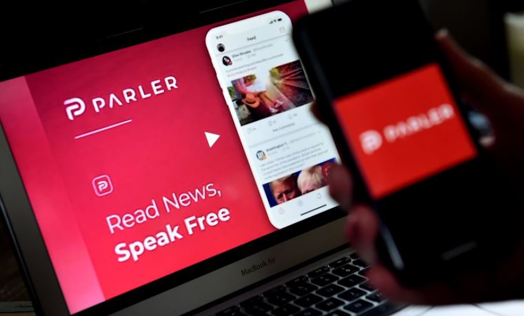 Parler, una nueva red social para conservadores descontentos con Twitter y Facebook