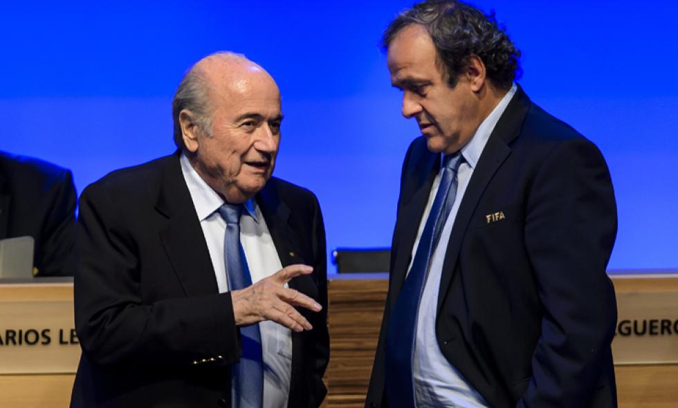 Acusaron a Joseph Blatter y Michel Platini de estafa en Suiza