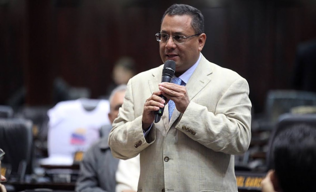 Diputado Ronderos: Urge reactivar vuelos hacia la isla de Margarita