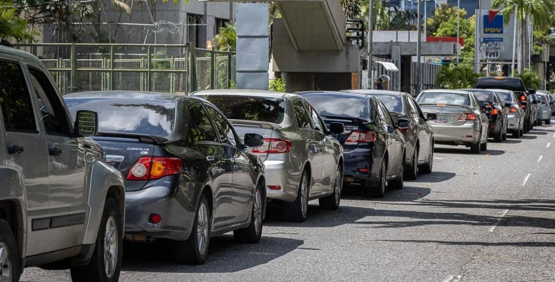 Falleció un hombre mientras hacía cola para surtir gasolina en Bolívar