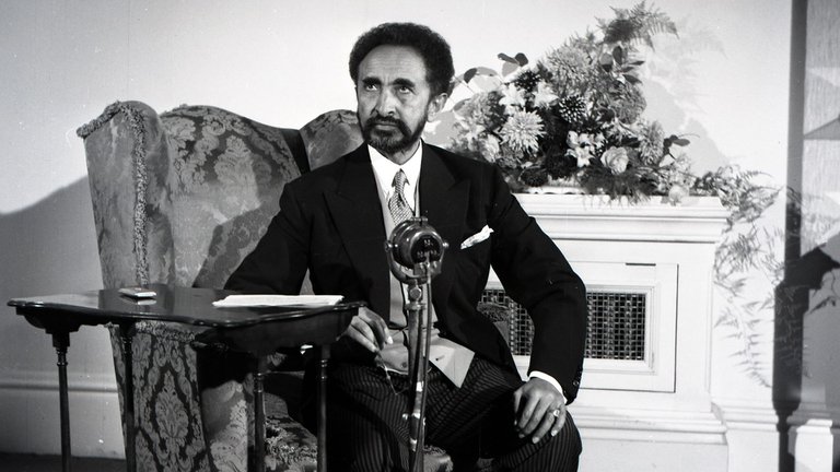 Un rico entre pobres: La excéntrica vida de Haile Selassie, el último emperador africano y su misteriosa muerte