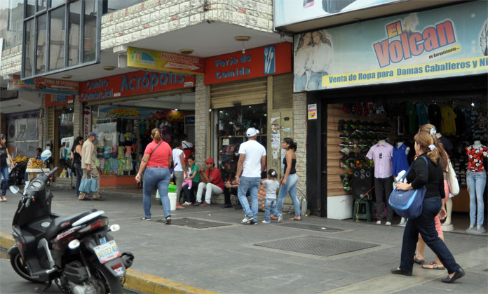 Comerciantes de Lara aseguran que plan de extender horario de abastos “no salvará el año”