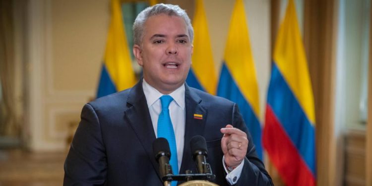 No existe evidencia científica de nueva cepa: Iván Duque desmintió a Claudia López