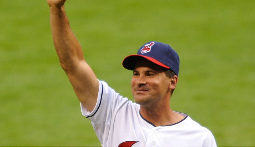 Aficionados del béisbol impacientes se preguntan ¿Ahora sí Omar Vizquel entrará en el Salón de la Fama de la MLB?