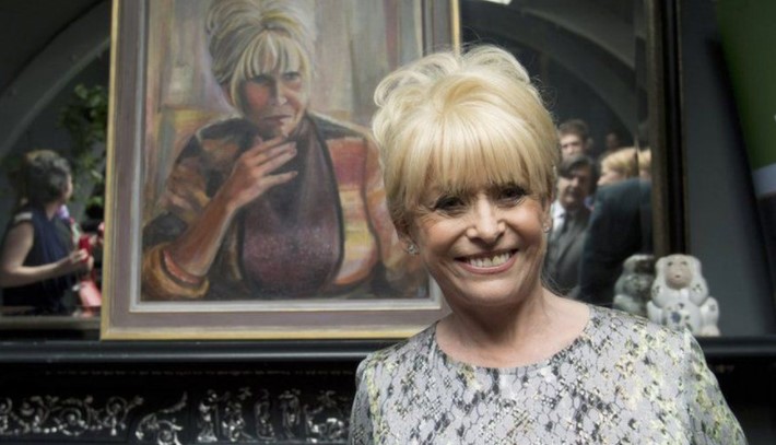 Fallece la actriz británica Barbara Windsor de Alzheimer a los 83 años