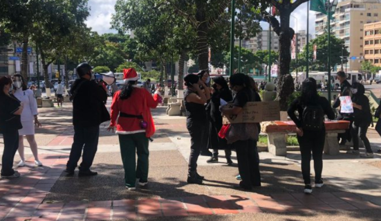 Protestan en Altamira contra Maduro por bajos salarios en Venezuela #1Dic (Foto)