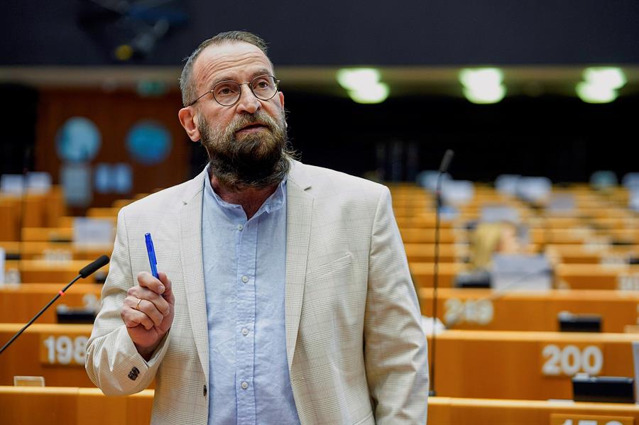 El anfitrión de la orgía ilegal de Bruselas no sabía que había un eurodiputado