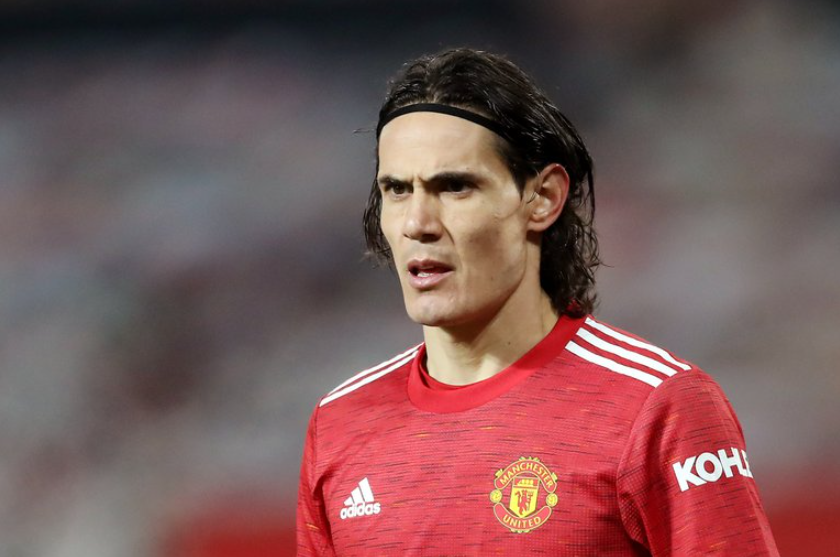 Cavani salvó al Manchester United de caer frente al Newcastle