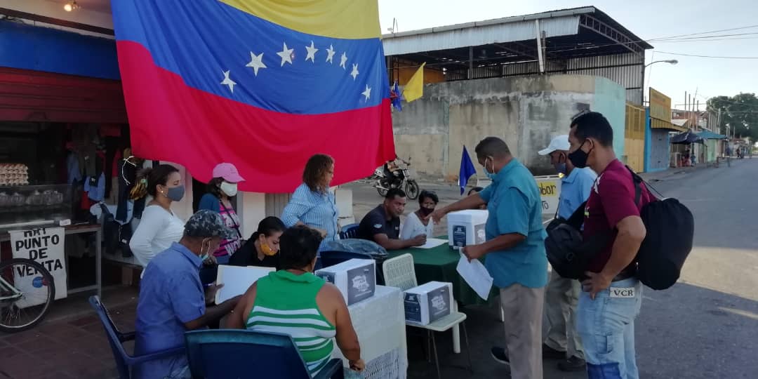 Desde tempranito iniciaron la Consulta Popular en Monagas #12Dic