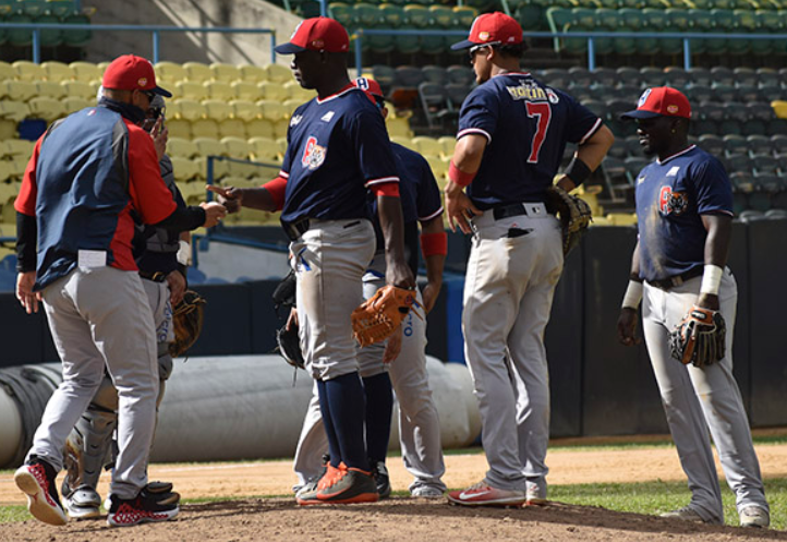 Se desató brote de Covid-19 en un equipo del béisbol venezolano