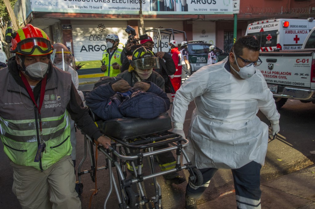 Incendio en Metro de Ciudad de México deja un muerto y seis líneas sin servicio