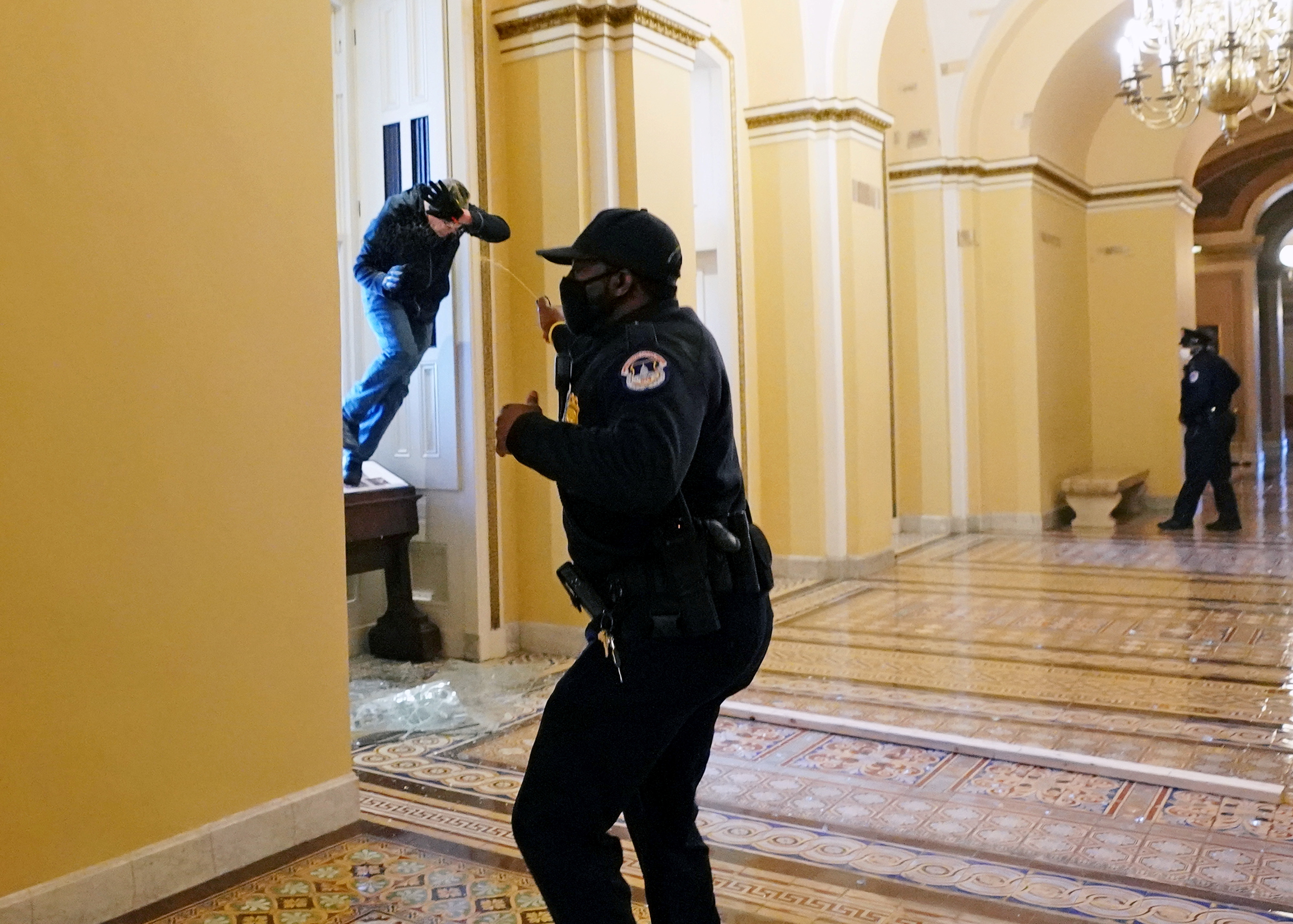 China compara asalto al Capitolio de EEUU con las protestas de Hong Kong