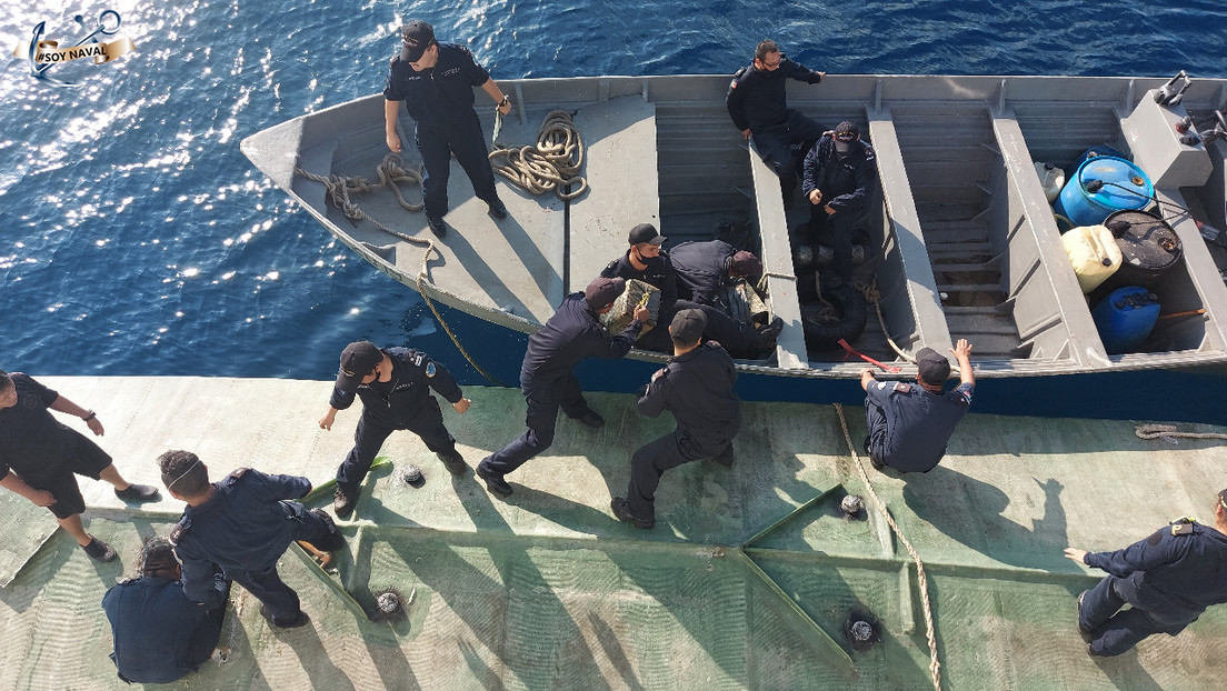 La Marina de México decomisa un narcosubmarino con 106 paquetes de cocaína a bordo (Fotos y Video)